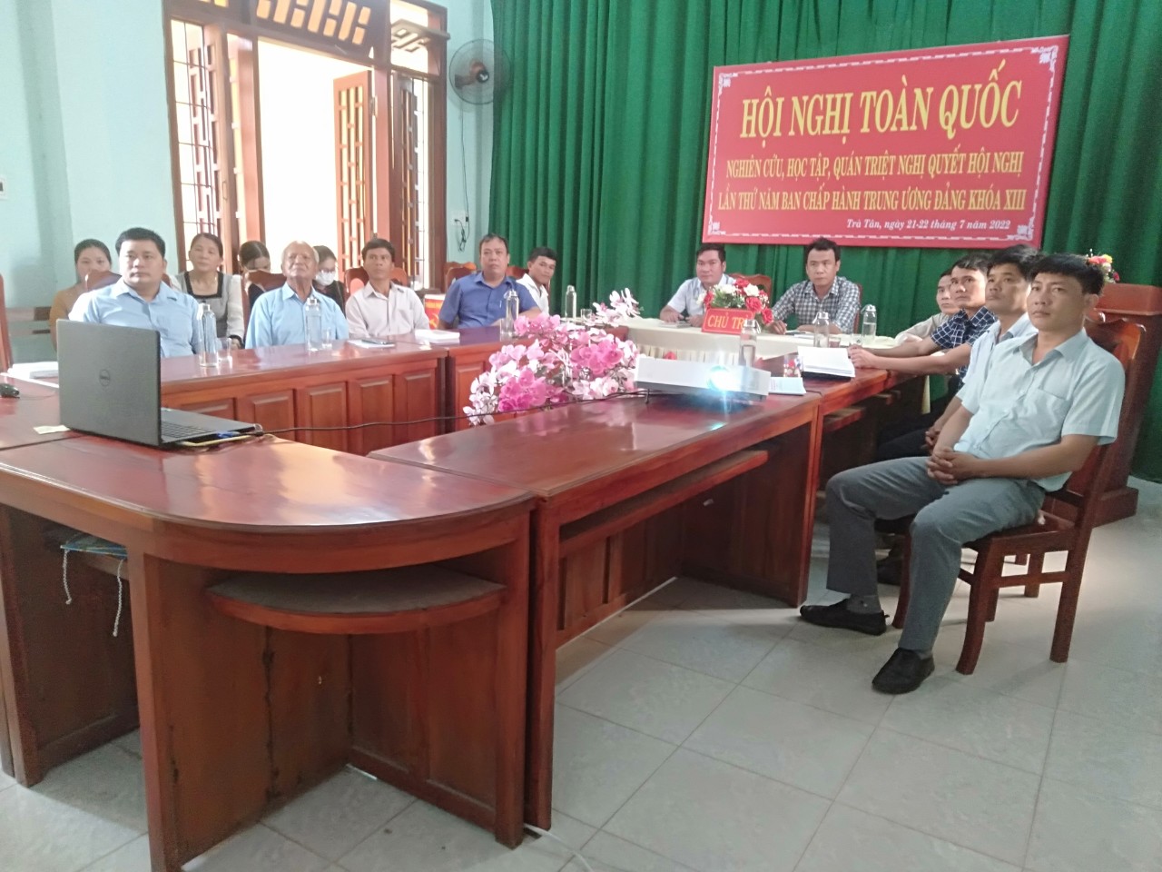 Đảng ủy xã Trà Tân tổ chức dự Hội Nghị học tập, quán triệt Nghị quyết Hội nghị Lần thứ 5 Ban Chấp hành Trung ương Đảng khóa XIII bằng hình thức trực tuyến
